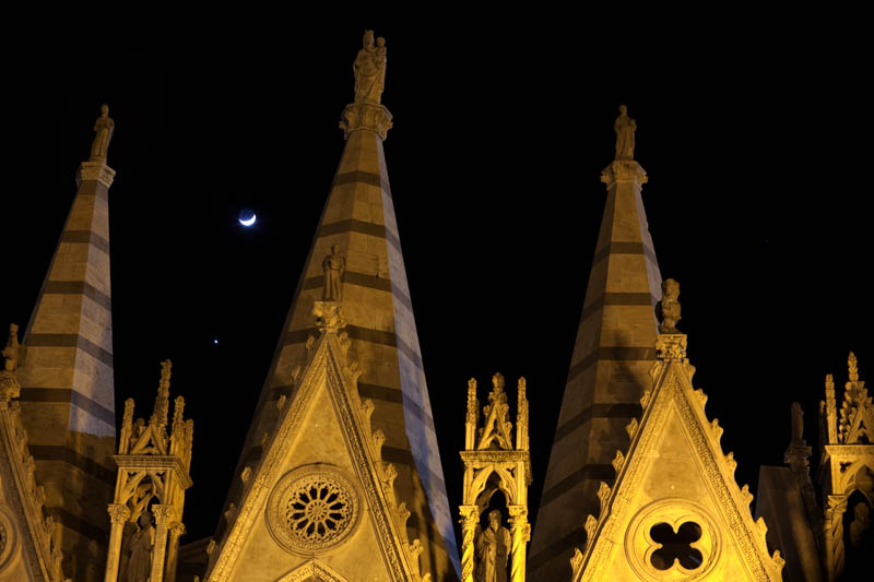 Luna e Venere tra le guglie