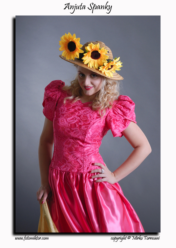 Anjuta Spank 06