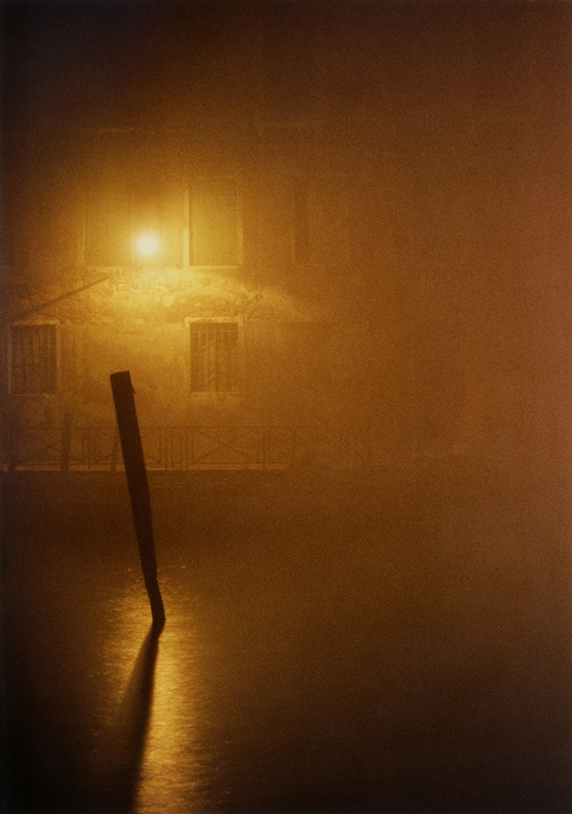 Cos�,lieve,potrai rassomigliare ai nuovi simulacri,ombre di uomini,tornati da lontane prigionie... (G.Arcangeli)