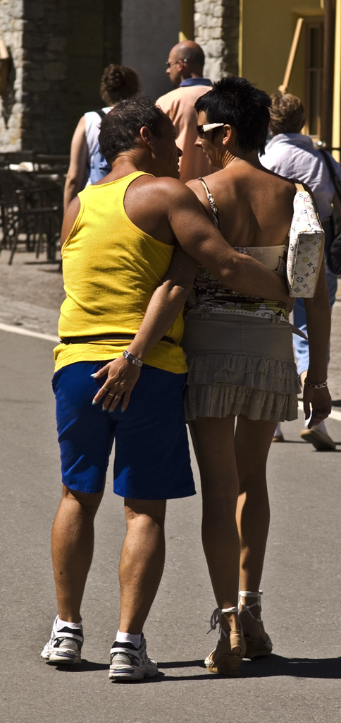 Butta giu' le mani..........