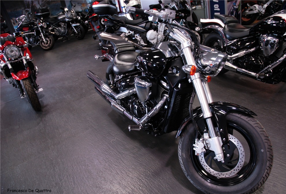 Suzuki Intruder