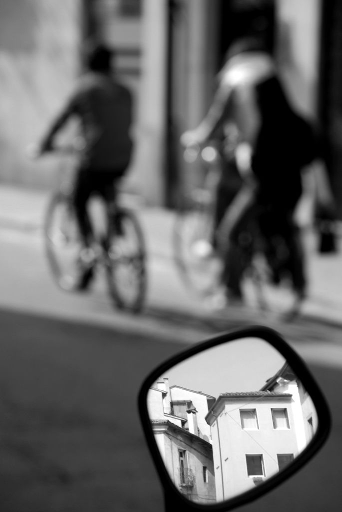 bicilette e rilfessi del centro storico