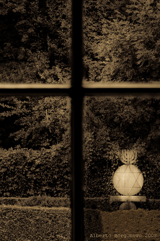 il giardino della morte e simboli della speranza