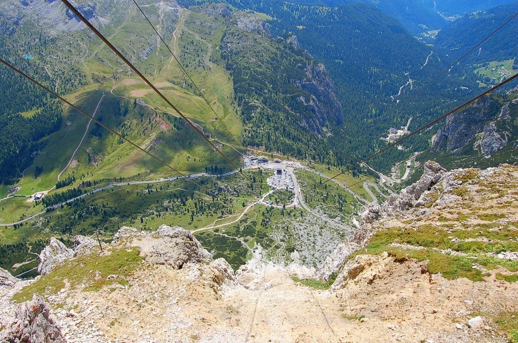 Dalla funivia del Lagazuoi (attraverso vetro)