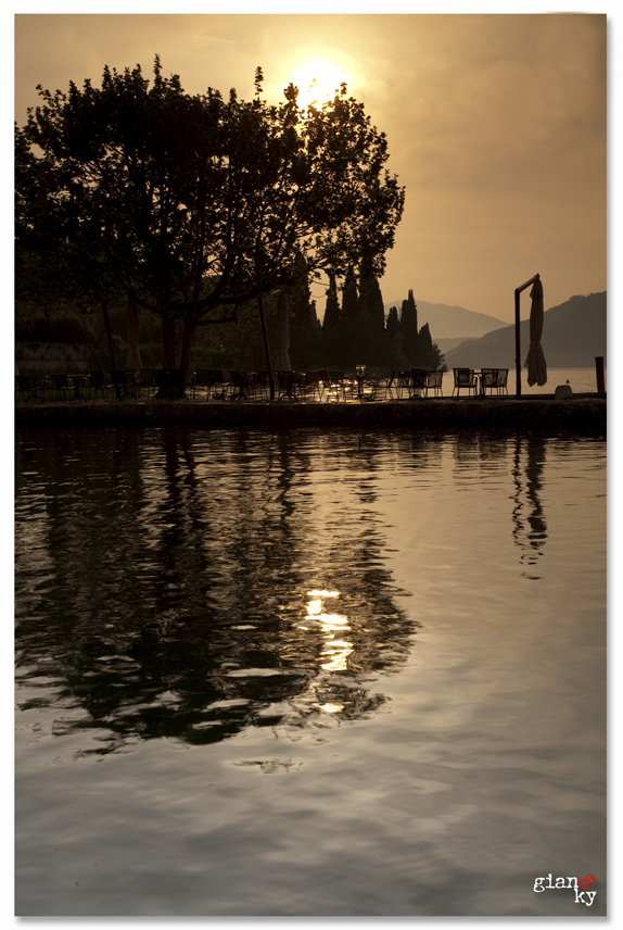 alba punta s.vigilio (lago di Garda)