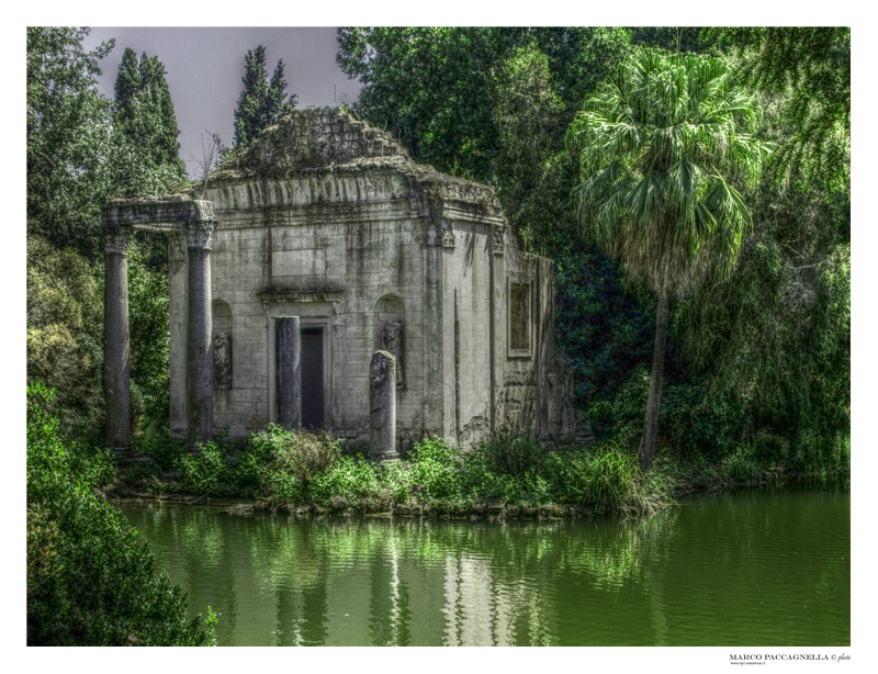 Reggia di Caserta - Il lago dei cigni