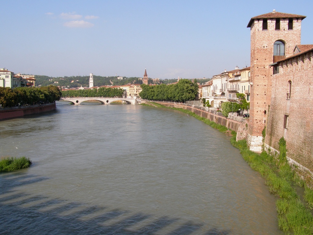 Vista dal ponte degli Scaligeri (VR)