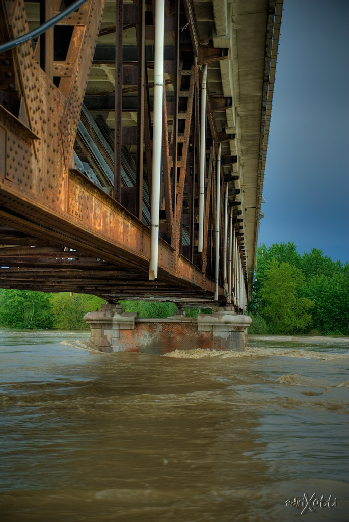 E il giorno dopo il ponte di Piacenza croll�... 2