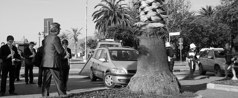 Rimozione con musica e ....proteste