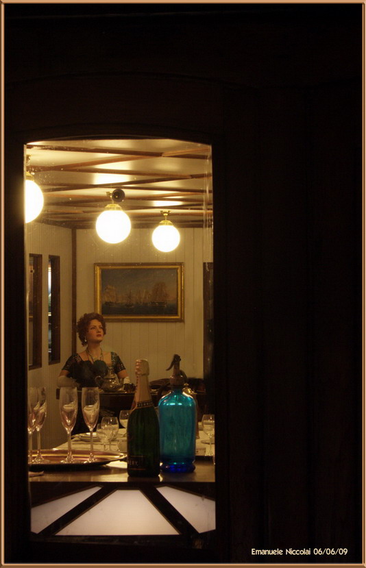 Cameriere Champagne. . . .