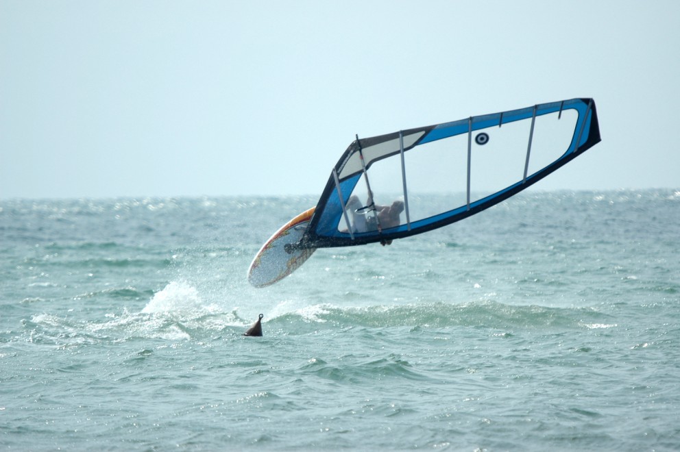 windsurf