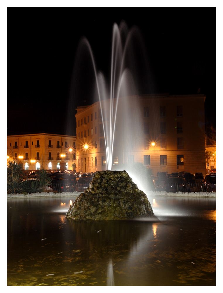 Fontana - piazza delle poste  Siracusa