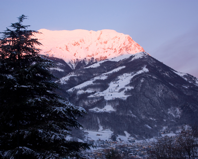 Alba rosa in montagna