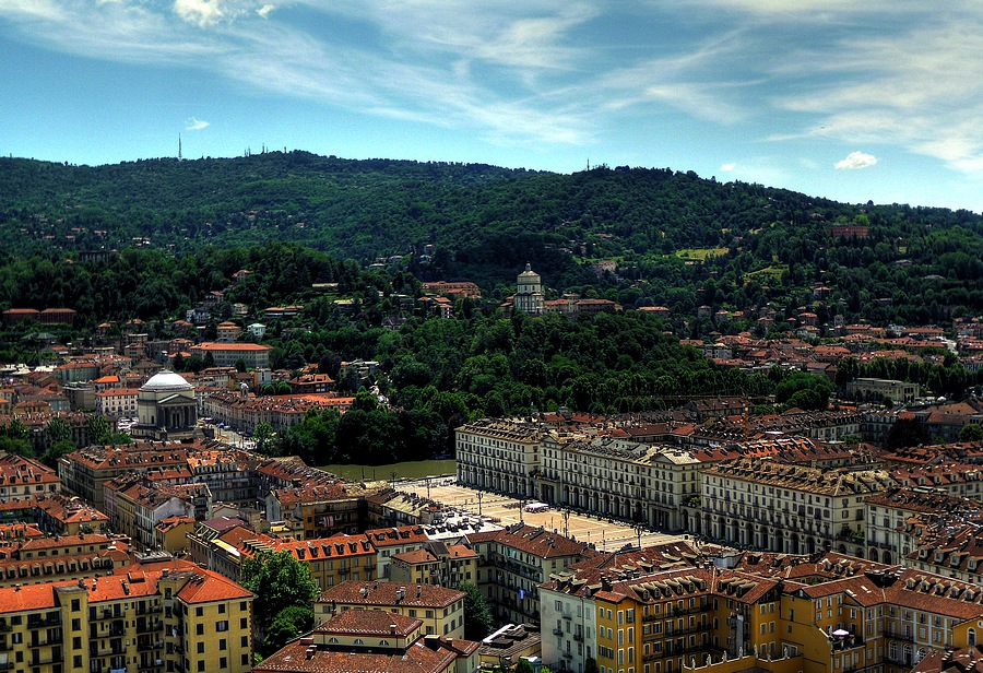 Piazza San Carlo e collina
