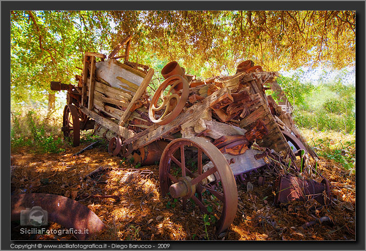 Antica mietitrebbia dei primi del '900