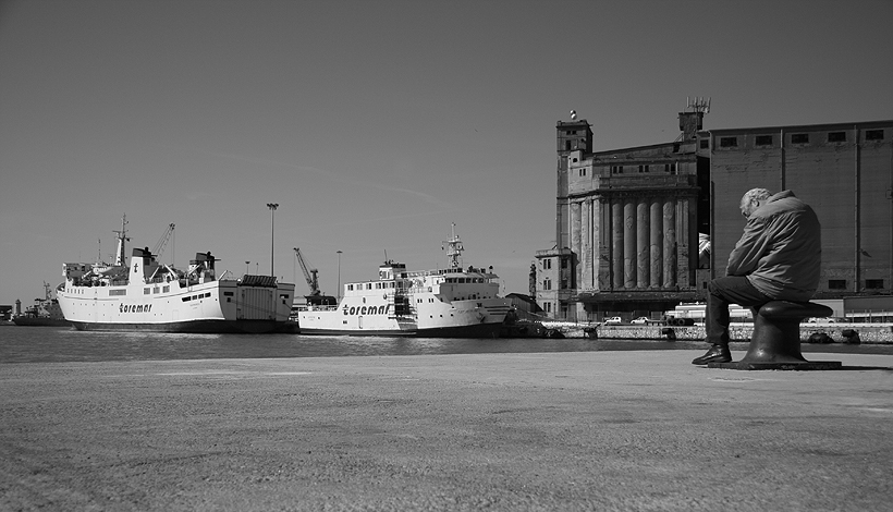 Un porto... di solitudini