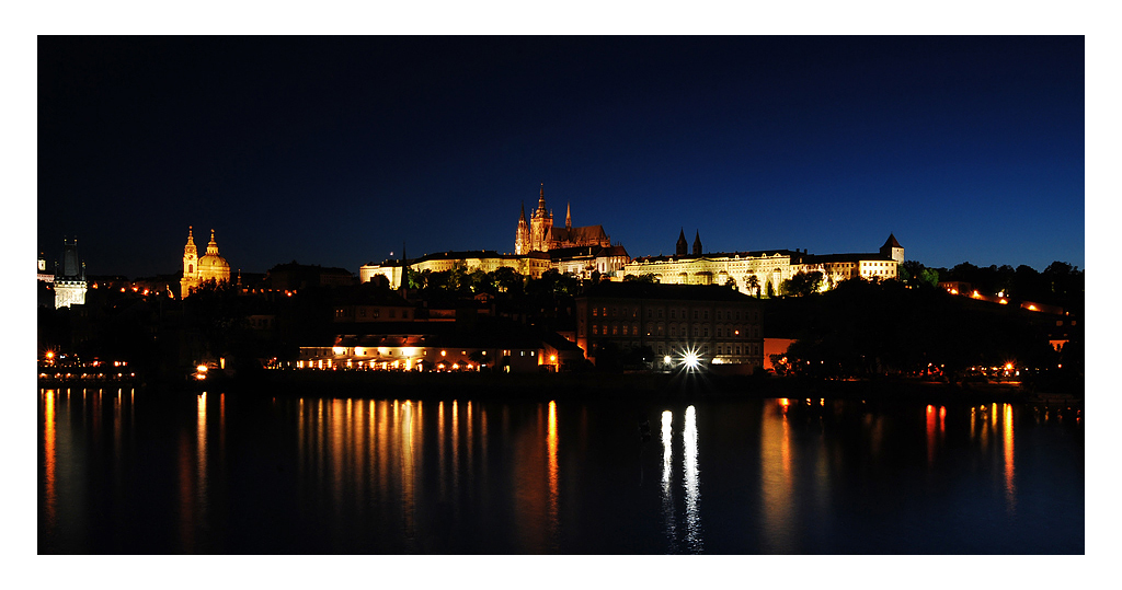 scende la notte su Praga