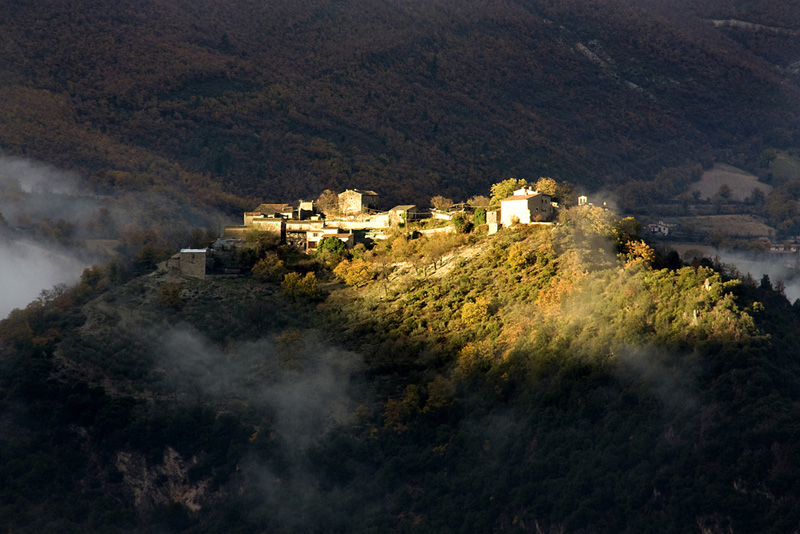 di fronte a vallo di nera