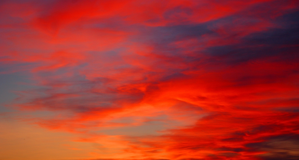 sotto un cielo rosso sangue