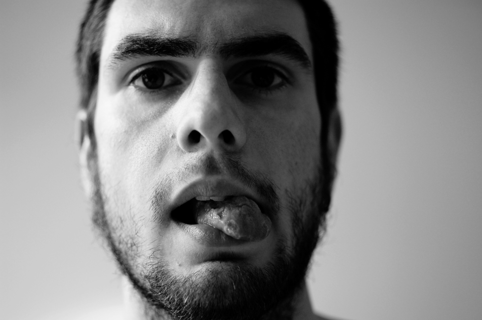 Autoritratto con lingua