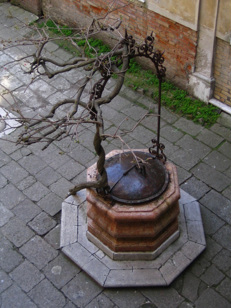 Pozzo in un cortile a Venezia
