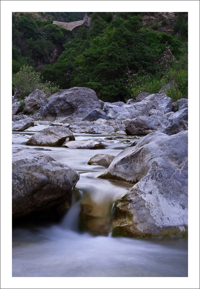 sotto il "ponte del diavolo"