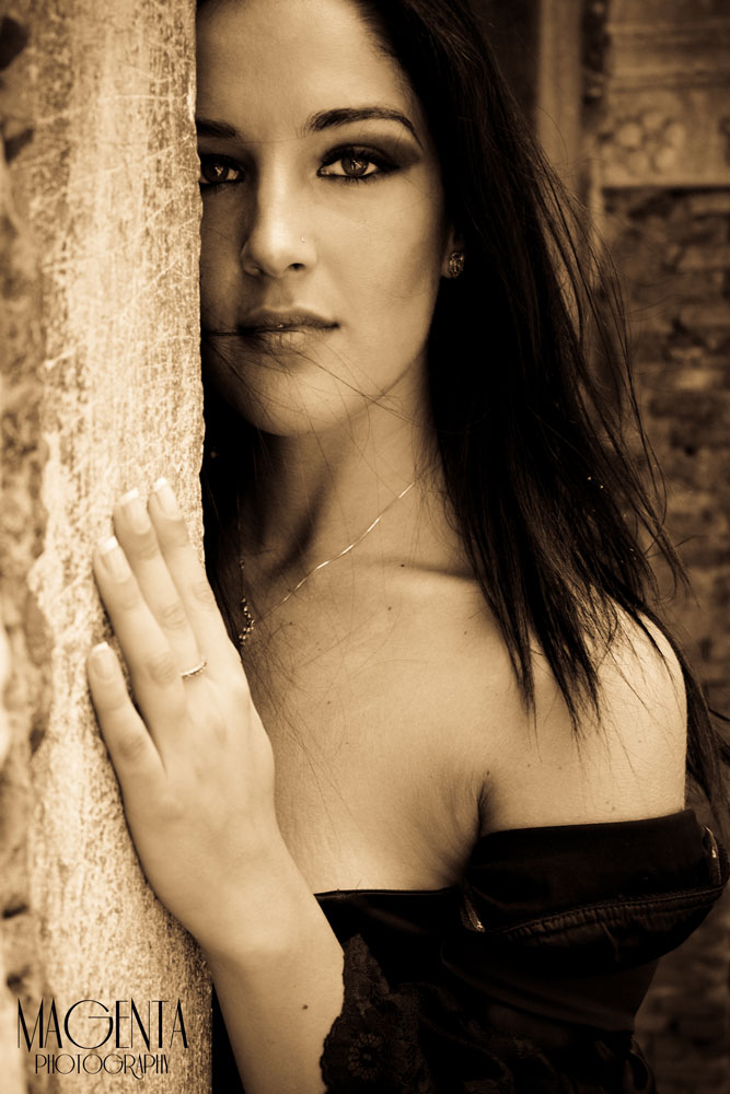RITRATTO DI DONNA