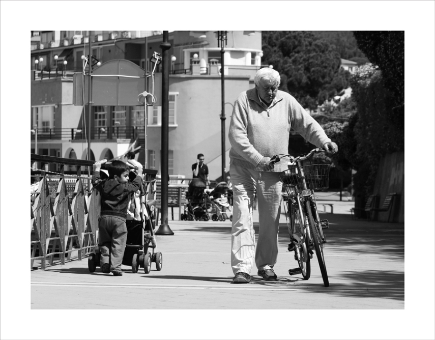 Ma guarda che strano passeggino ha questo....