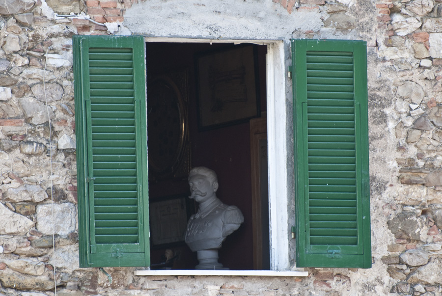 ...almeno un'occhiata.......