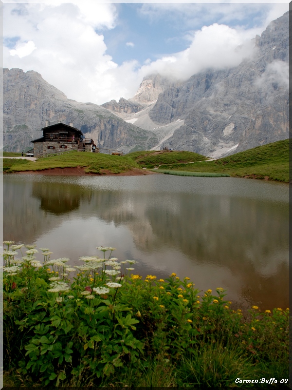 Baita Segantini 2.200 m.