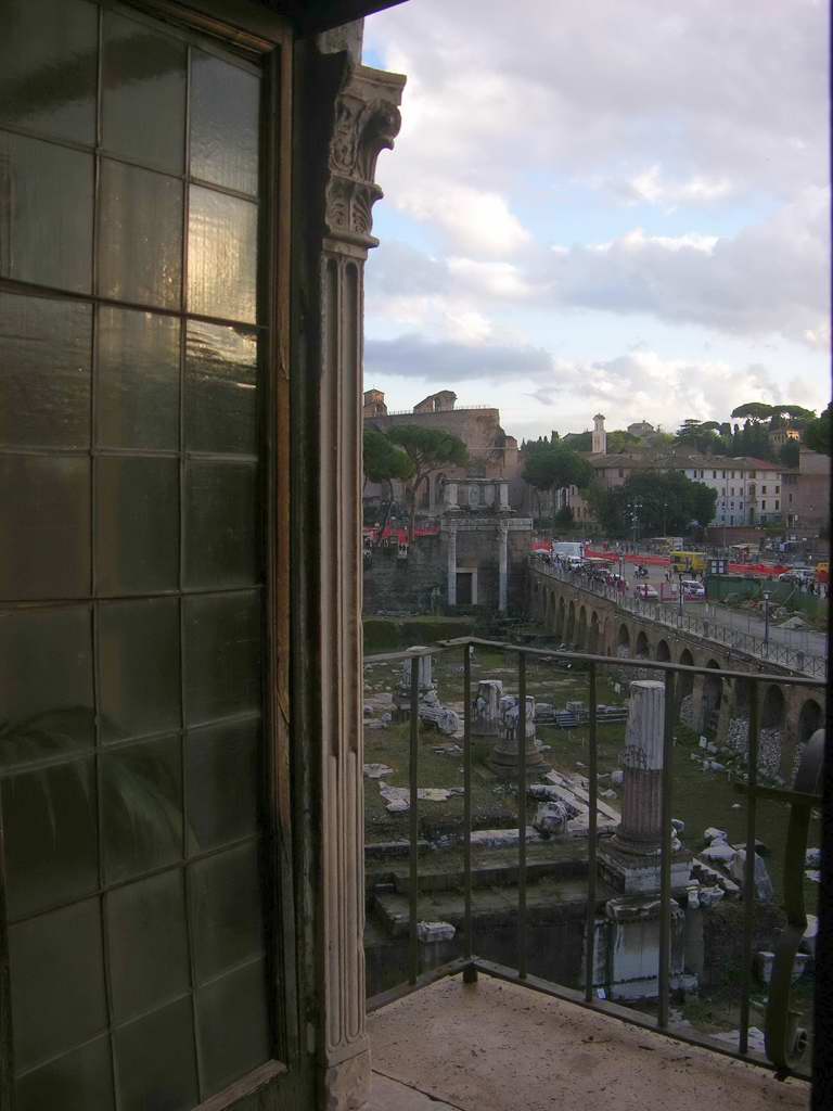 Finestra su via dei fori imperiali