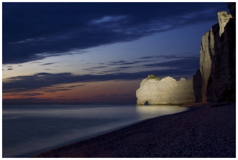 Etretat night