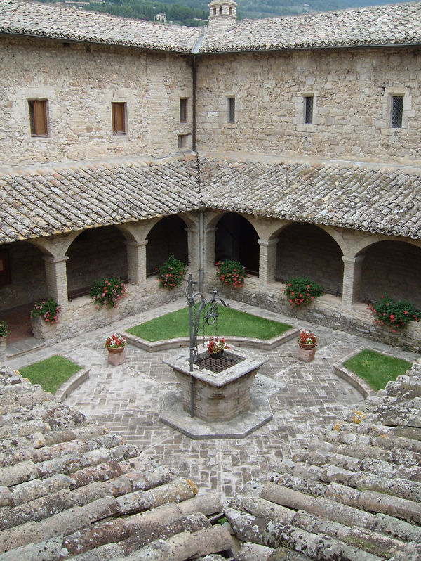 Assisi San Damiano Chiostro