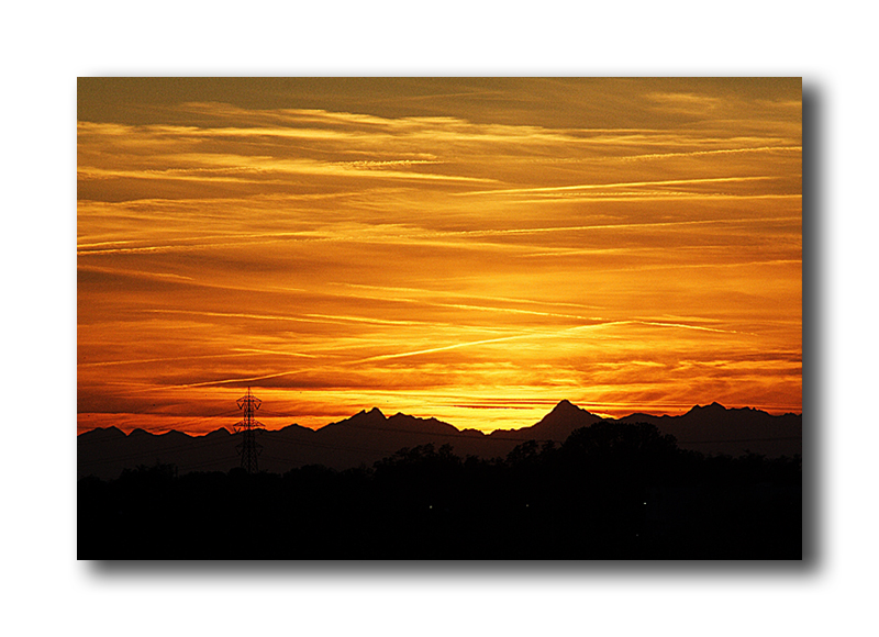 ieri al tramonto dietro casa