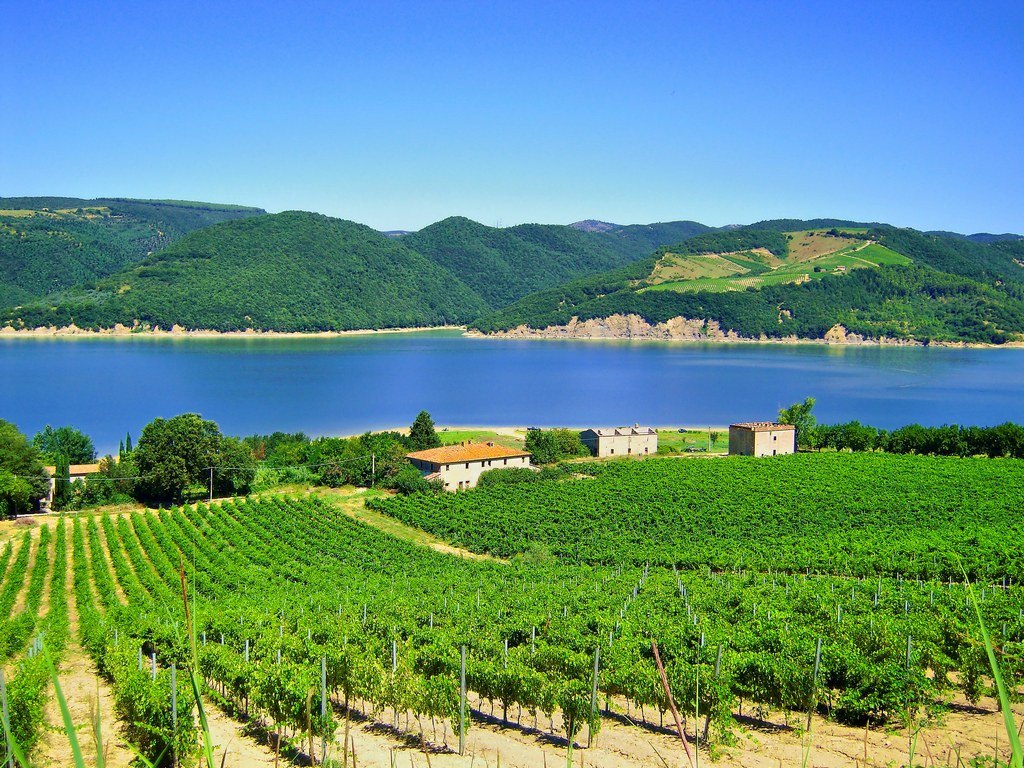 Todi - Lago Corbara - HDR