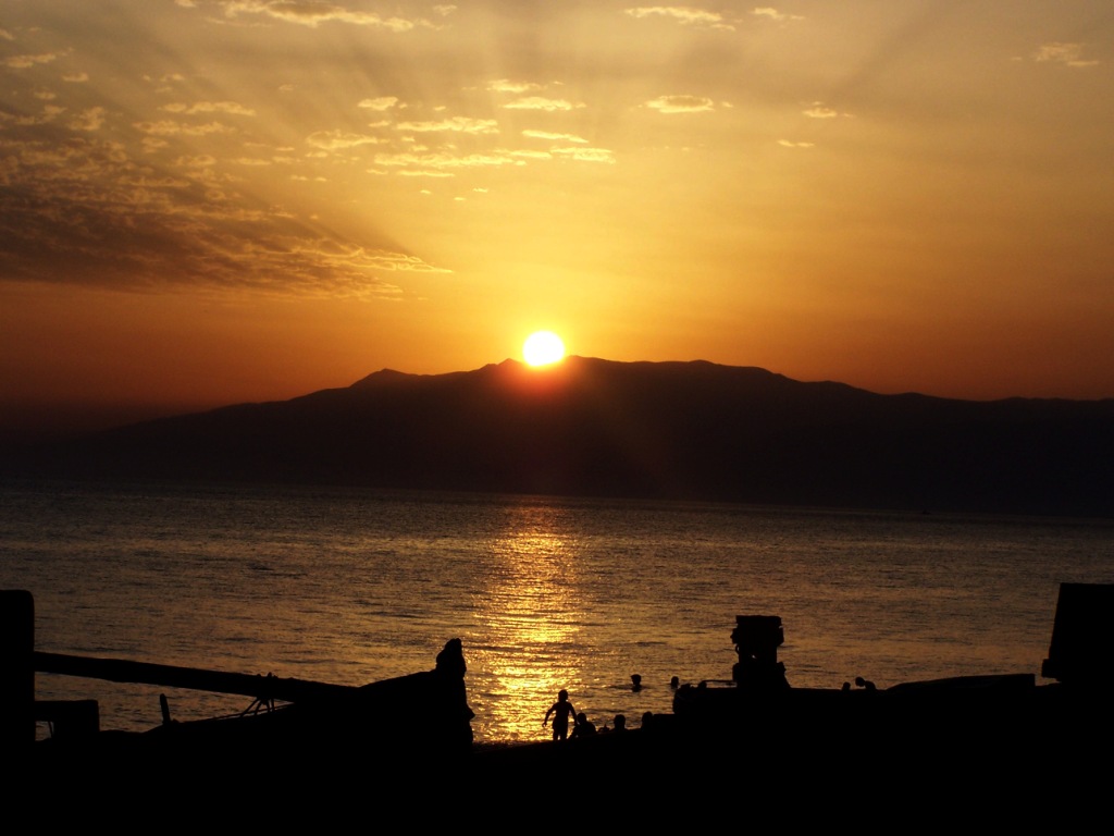 bambini al crepuscolo