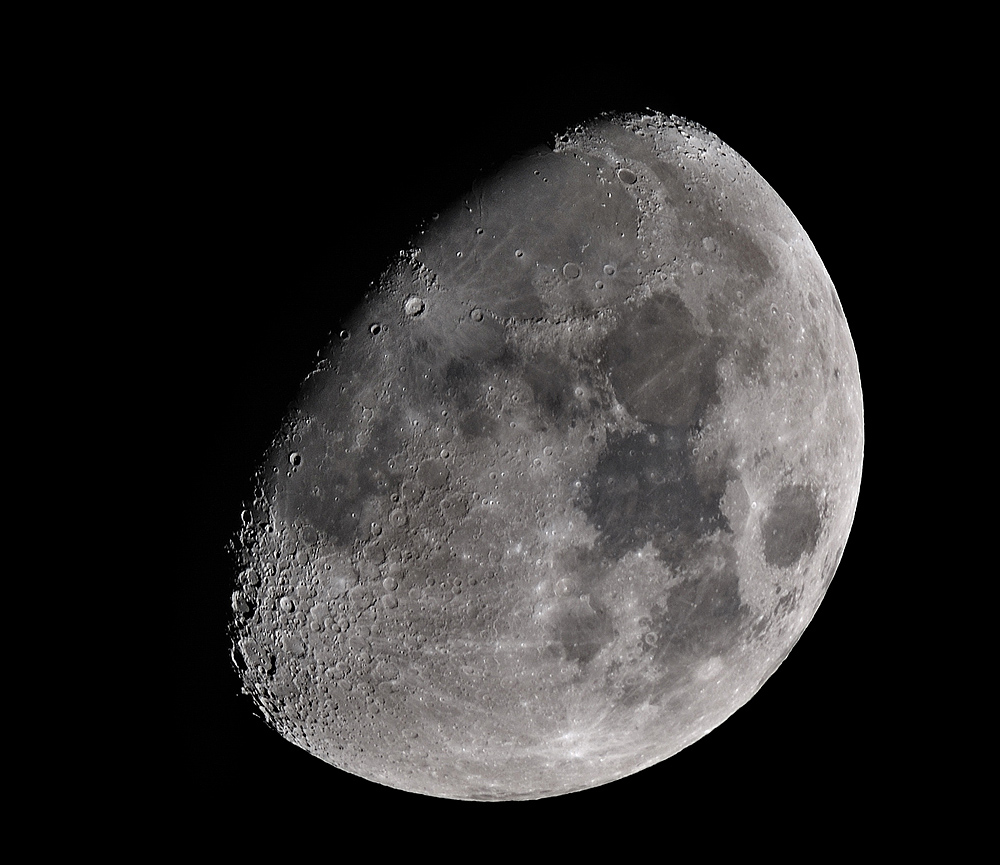 La luna e il suo paesaggio