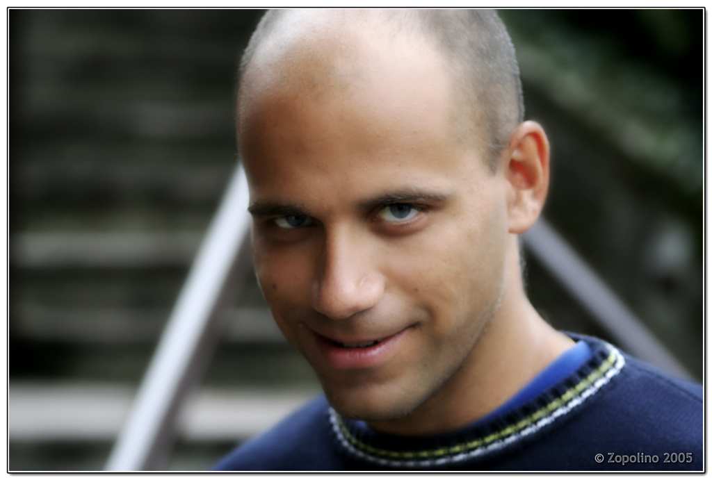 Mezzo Sorriso (Luca)