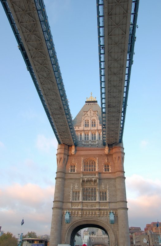 London 09 tower bridge 1