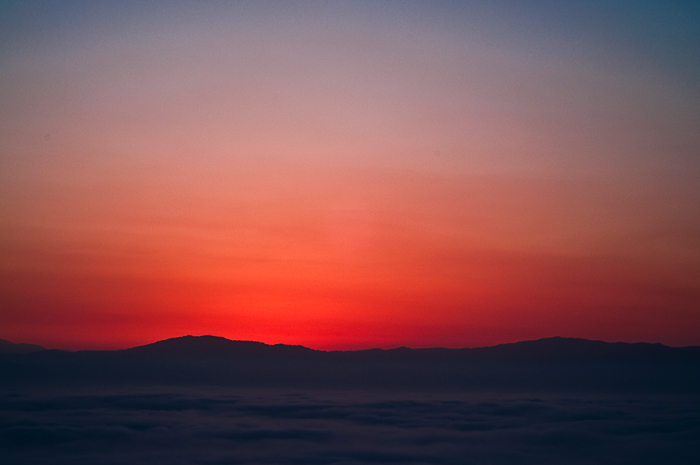 tramonto sopra le nuvole