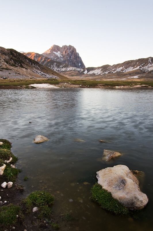Corno Grande - tramonto dal lago.