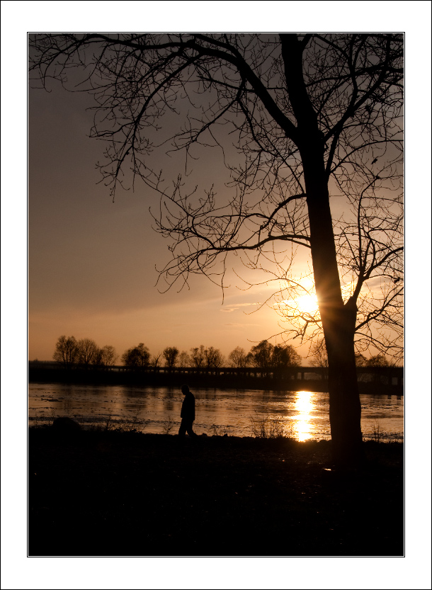 ...Camminando in riva al p�...