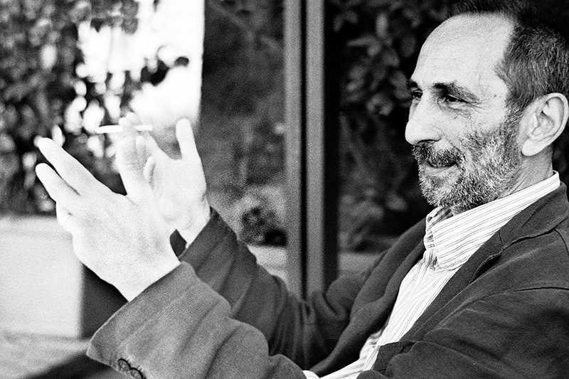 Intellettuale al bar