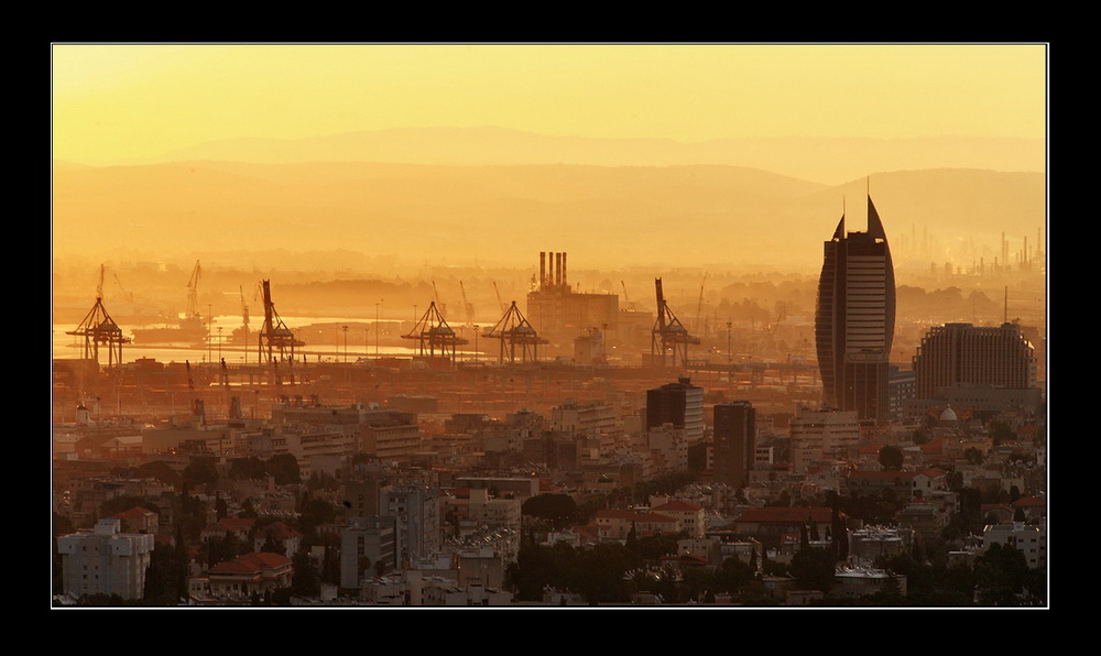 Haifa all'alba