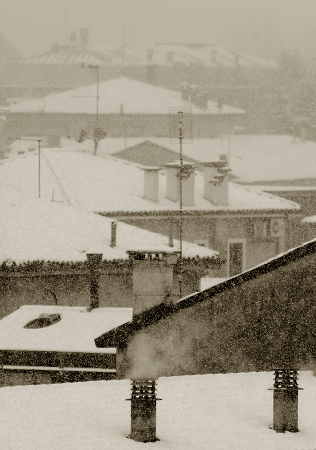 Nevica sui tetti