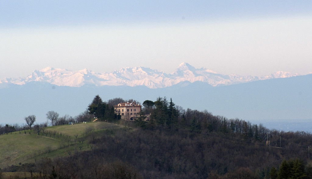 panorama Alpi da colline Bologna