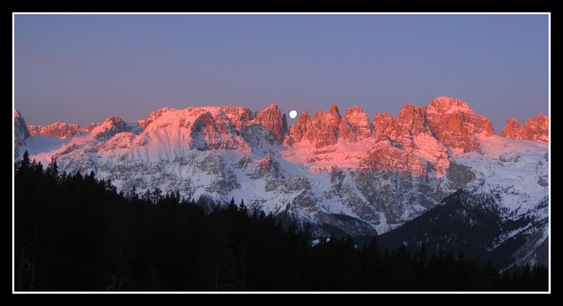 Tramonto lunare all'alba sul Brenta