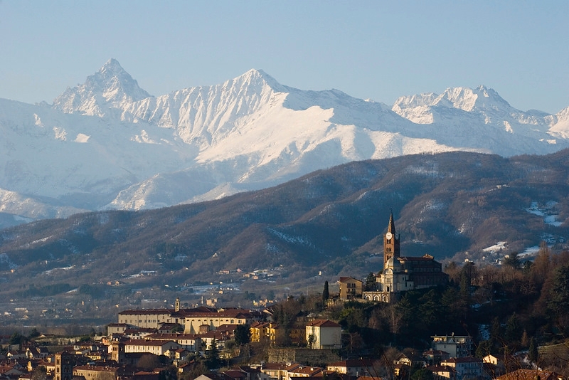 Pinerolo e il Monviso.di mattina
