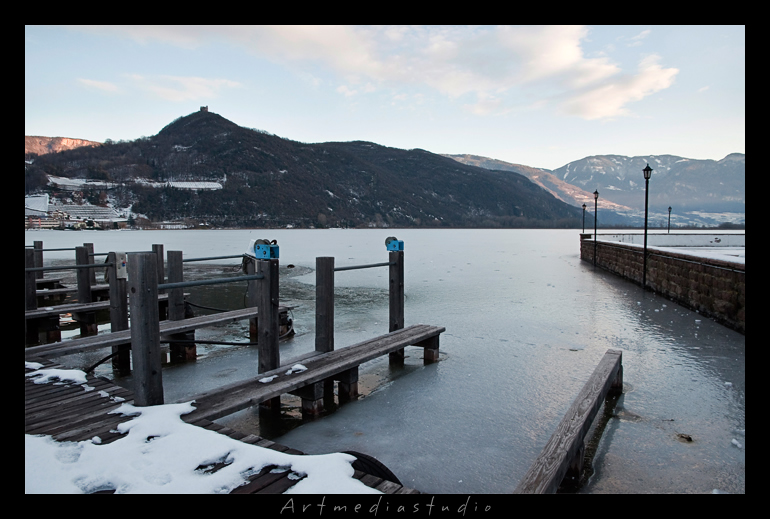lago ghiacciato