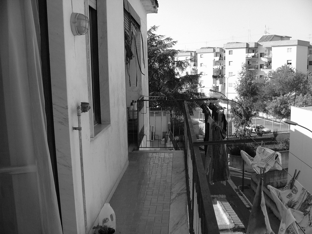 Squarcio del mio balcone con annessi vestiti appena lavati